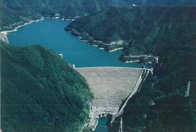 岩屋ダム（東仙峡金山湖） いわやだむ（とうせんきょうかなやまこ）